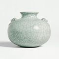 A fine and rare Ge-type vase . Mark and period of Yongzheng