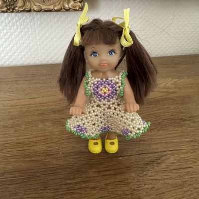 Robe fleur Petite poupée 