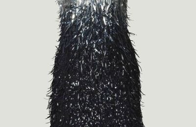 Yves Saint Laurent Haute Couture, automne-hiver 1967-1968. Robe du soir entièrement brodée par la Maison Lesage