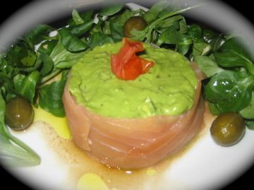 Tartare d'avocat au saumon fumé