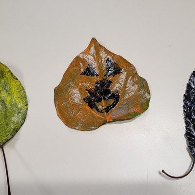 Feuilles séchées d'Halloween 