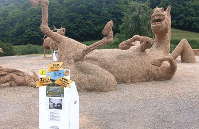Concours de sculptures sur paille et foin