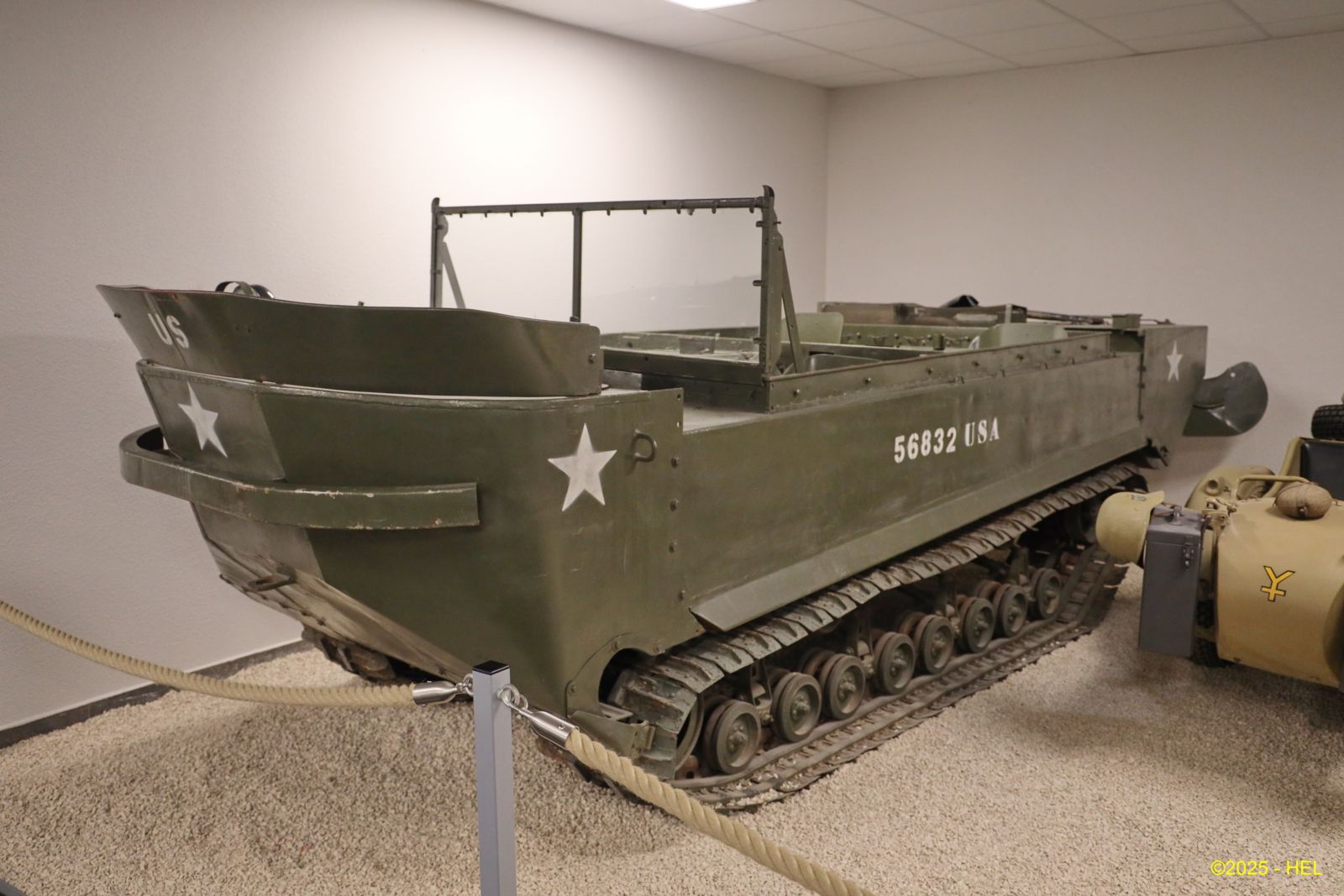 Vehicule amphibie chenille_01 - 19-- [USA] HL_GF