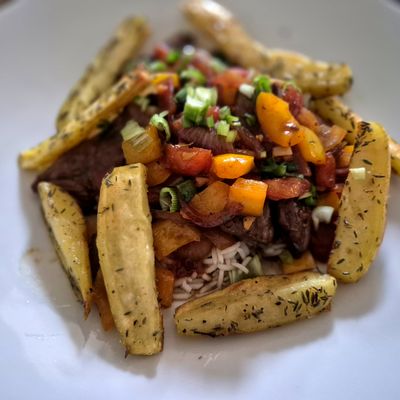 Lomo saltado