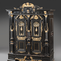 Importante armoire en bois noirci et doré, Nuremberg, fin XVIIème - début XVIIIème siècle