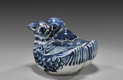 Xuande blue and white duck water dropper