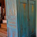 Une armoire arty en bleu
