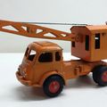 Camion Renault grue. CIJ. #3/81a.