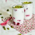 Pseudo "panna cotta" à la pistache et aux griottes {recette allégée}