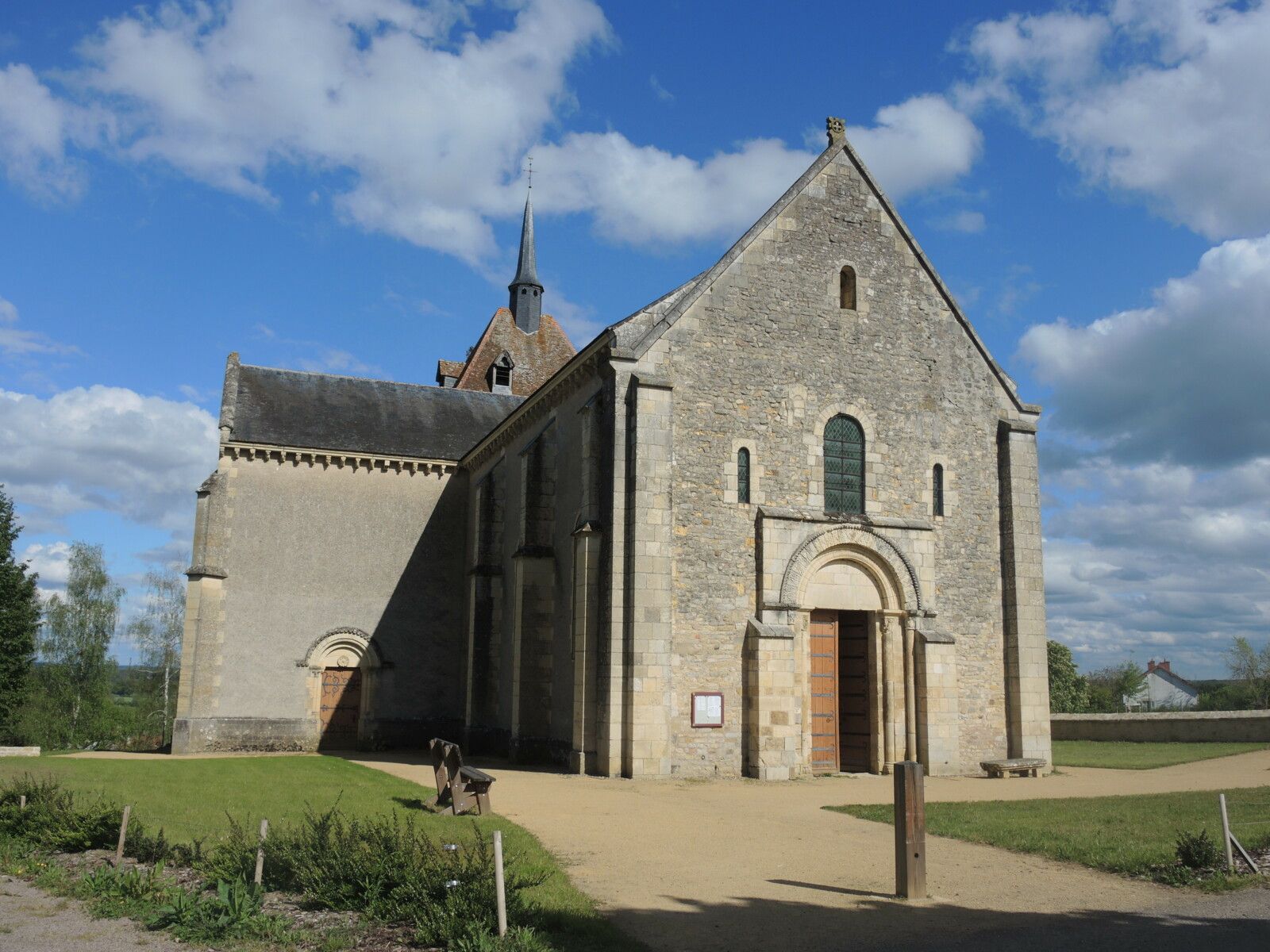 Saint-Parize-le-Châtel, église Saint-Patrice (58)