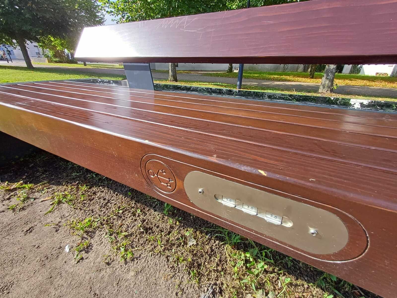 Banc solaire (45 - Semoy)