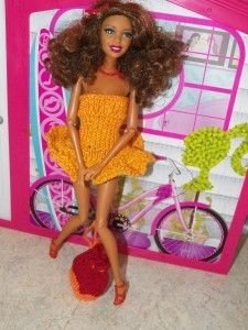 une petite robe pour barbie au tricot 