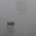 Un port dans la brume