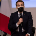 - "Covid-19: Macron dévoile aux élus ses pistes pour accélérer la vaccination" , ou, si vous préférez, ordonne . 