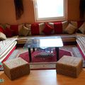 Salon marocain traditionnel confortable 