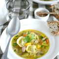 Minestrone aux légumes d'automne et tortellini au pesto