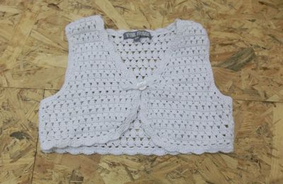 Gilet en crochet blanc Taille 4 ans VYNIL FRAISE (Elodie)