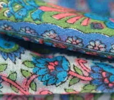 Foulard en soie, un accessoire chic