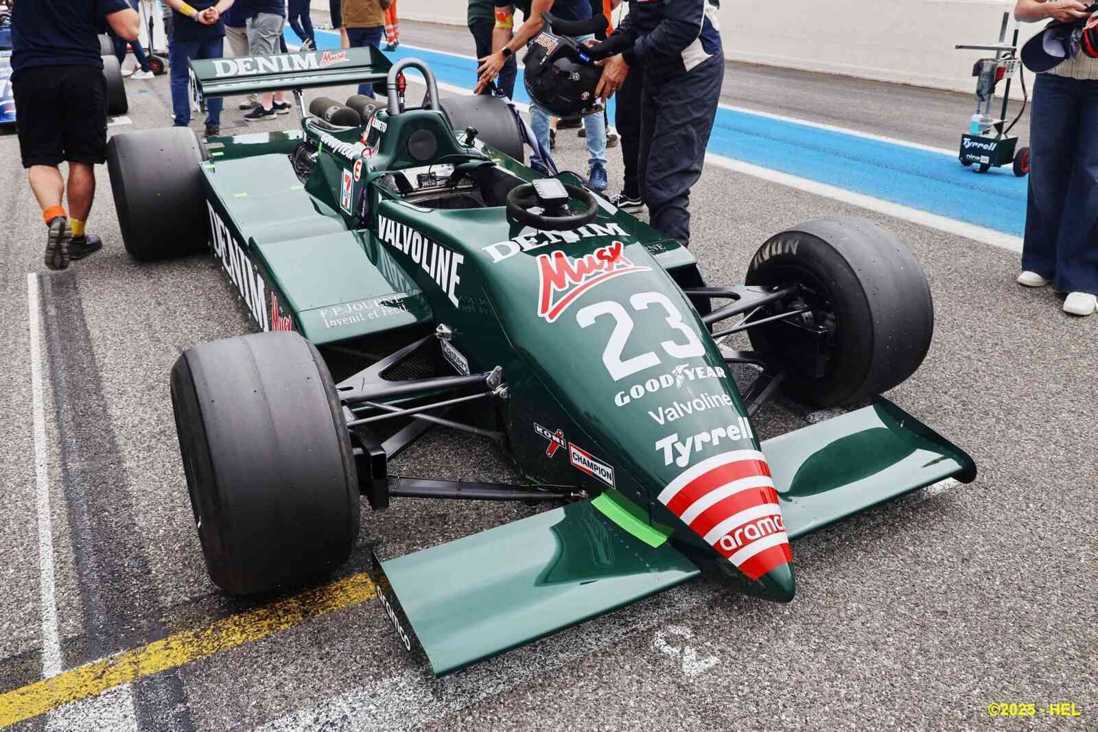 Tyrrell 011 Cosworth_08 - 1982 [UK] HL_GF