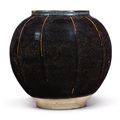 A brown-glazed ribbed jar, Song-Jin dynasty (960-1234) 