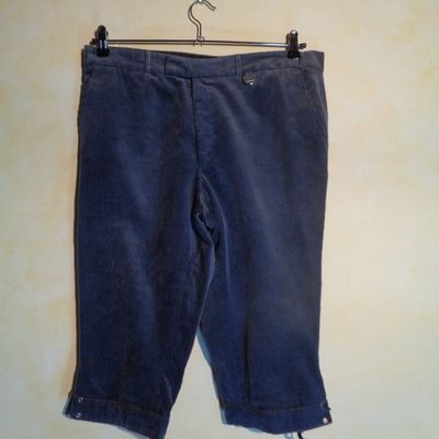 H630 : Pantacourt velours T.