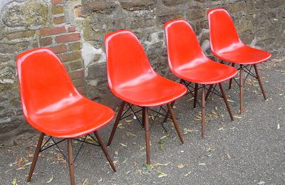 Chaises Charles & Ray Eames...