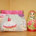  Trousse a maquillage ou toilette tissu "cup cake"