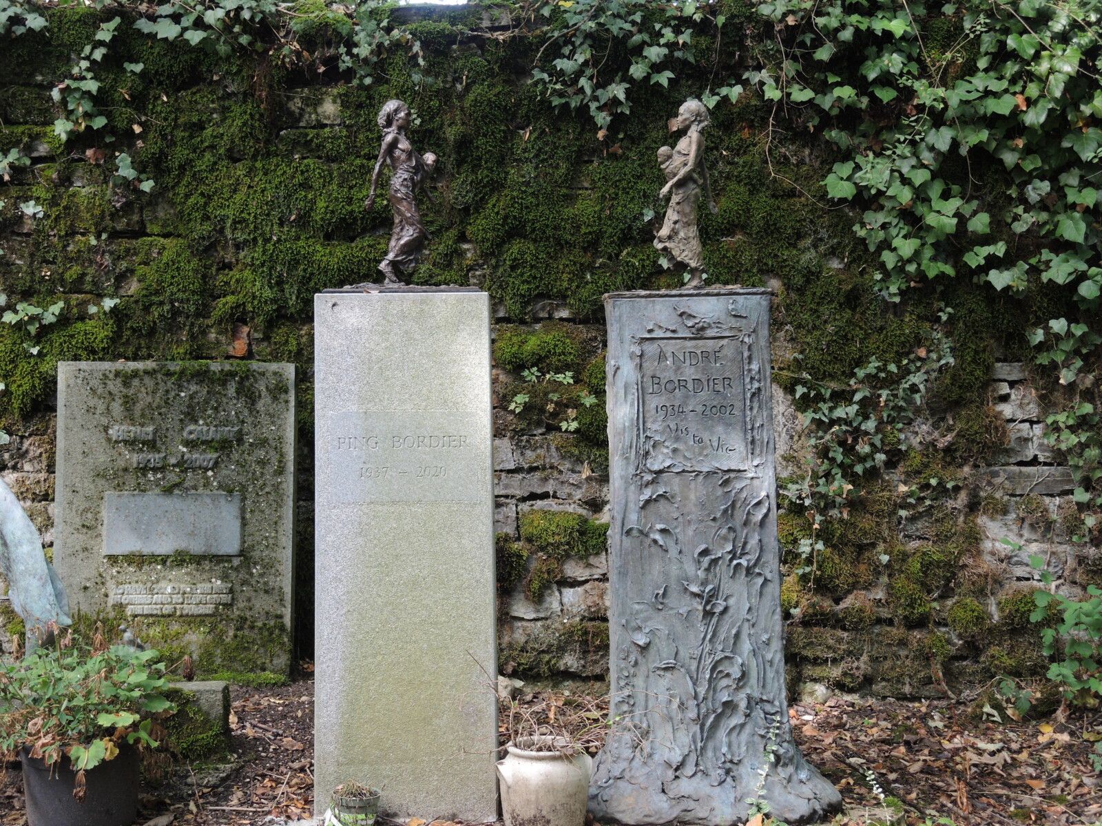 Céligny, le vieux cimetière, tombes Bordier(Suisse)