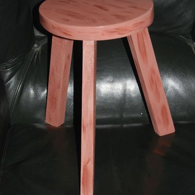 TABOURET EN BOIS