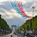 IMPRESSIONNANTE PATROUILLE DE FRANCE DANS LE CIEL (ENFIN) DÉGAGÉ.