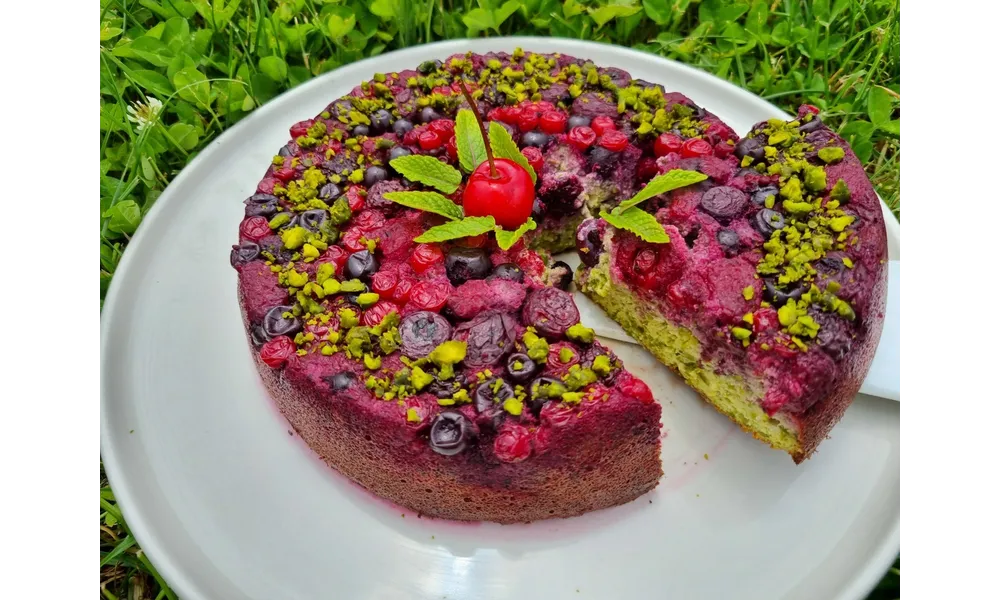 Fondant à la ricotta, fruits rouges et pistaches (sans beurre ni gluten)