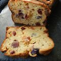 cake aux cranberries, raisins blonds § myrtilles