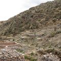 Site Inca de Tipon ,à l'arrière de la photo les ecaliers qui sont toujours l'authentique chemin de <incas