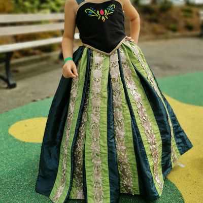 Clara: la robe du couronnement d'Anna (Reine des Neiges 1)