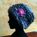 Bonnet de laine avec fleur crochetée :"passiflore"