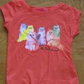 T-shirt orange et chats multicolores - Le petit Marcel - 4 ans/104 cm - 2 euros - 