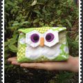 Mini trousse "chouette" hibou - modèle vert et petit porte-clef 