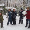 Loann invite ses potes à se vautrer dans la neige