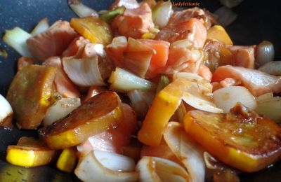 Wok de Saumon aux Oignons et Courgettes Jaunes 