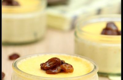 Petites crèmes rhum-raisins.