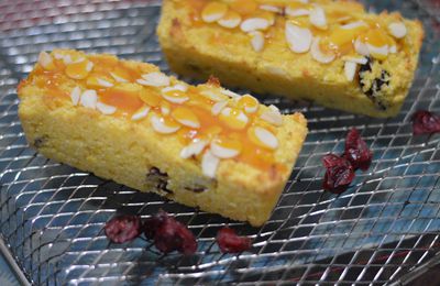 Gâteau acidulé à l'orange,  polenta et coco