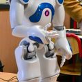 ET MAINTENANT, NAO, LE PETIT ROBOT HUMAOÏDE.