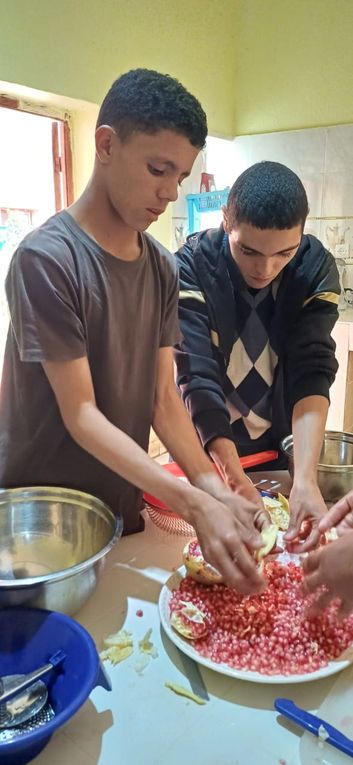 Confiture de grenades du jardin vendredi 10 au temps d'accueil à Ourika Tadamoune