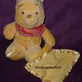 Doudou ours Winnie, avec son mouchoir, jaune blanc vichy, velours, ENVOI POSSIBLE