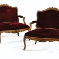 Rare et belle paire de grandes marquises en noyer du début de l'époque Louis XV, provenant du château de Chanteloup