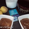 Poires pochées au sirop léger citronné et sa crème mousseuse au Chocolat