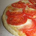 Tarte fine basilic, tomates et mozzarella