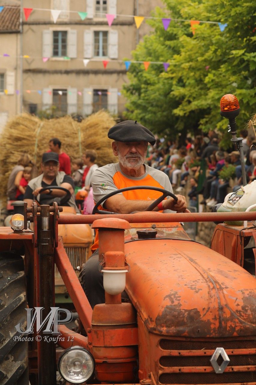 001 - Tracteur Renault ....