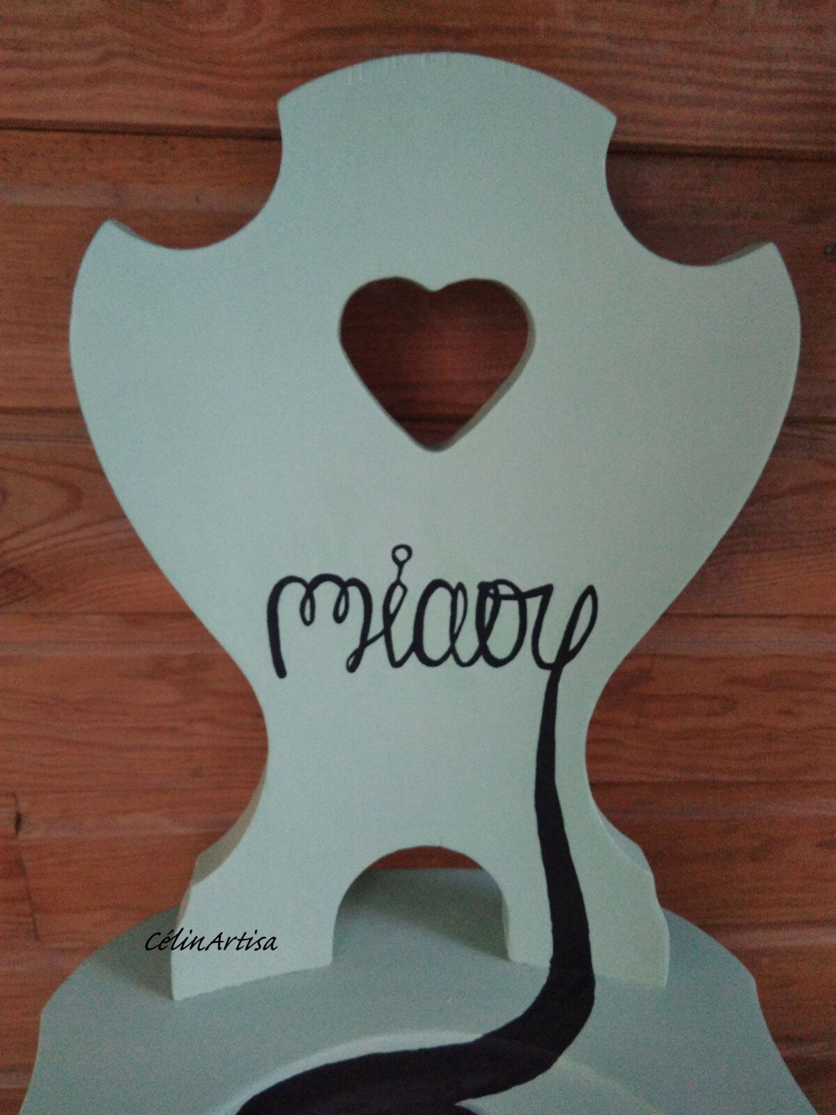 dossier chaise customisée avec calligraphie