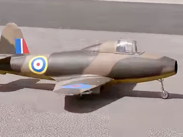 Le Gloster 28/39, un des premiers jet anglais.